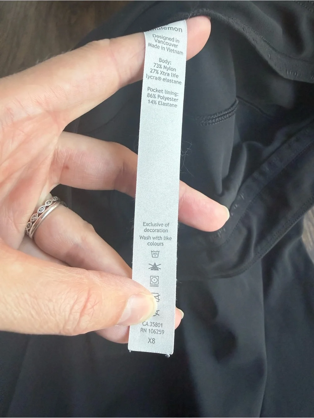 lululemon athletica womens Straight-Leg black Pants size 4